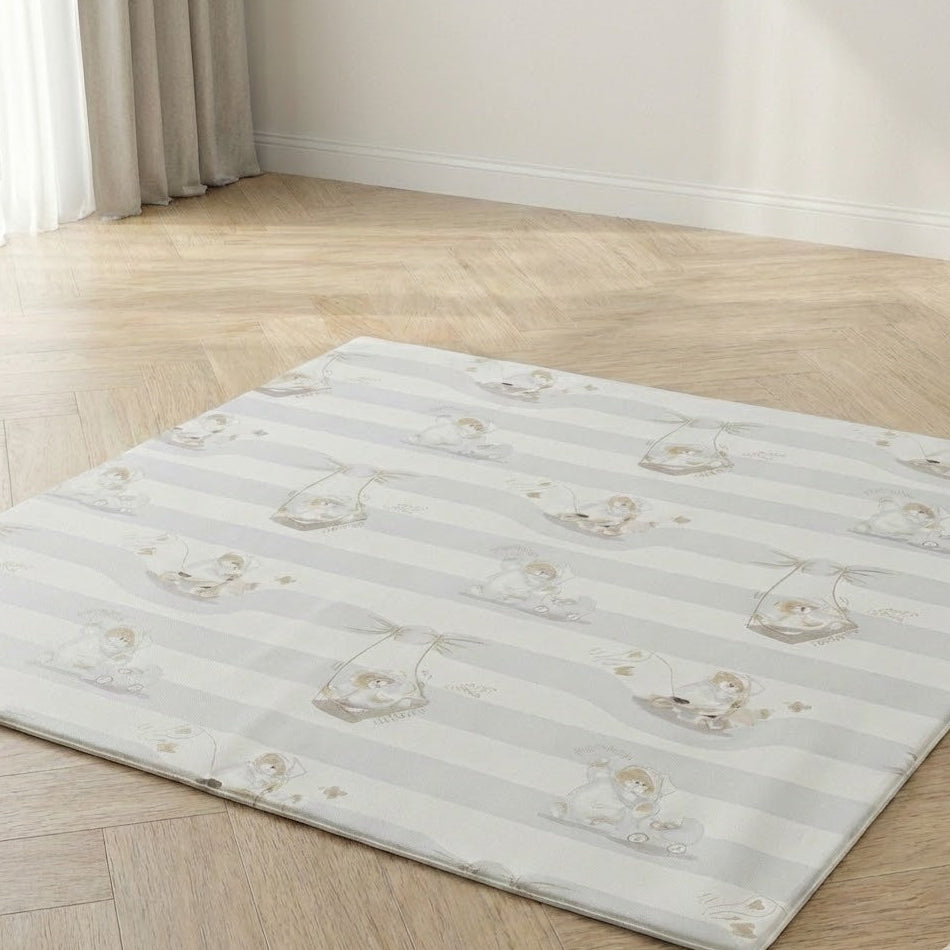 המדע מאחורי המשחק: למה משטח פעילות הוא הכלי ההתפתחותי החשוב ביותר בחצי השנה הראשונה?