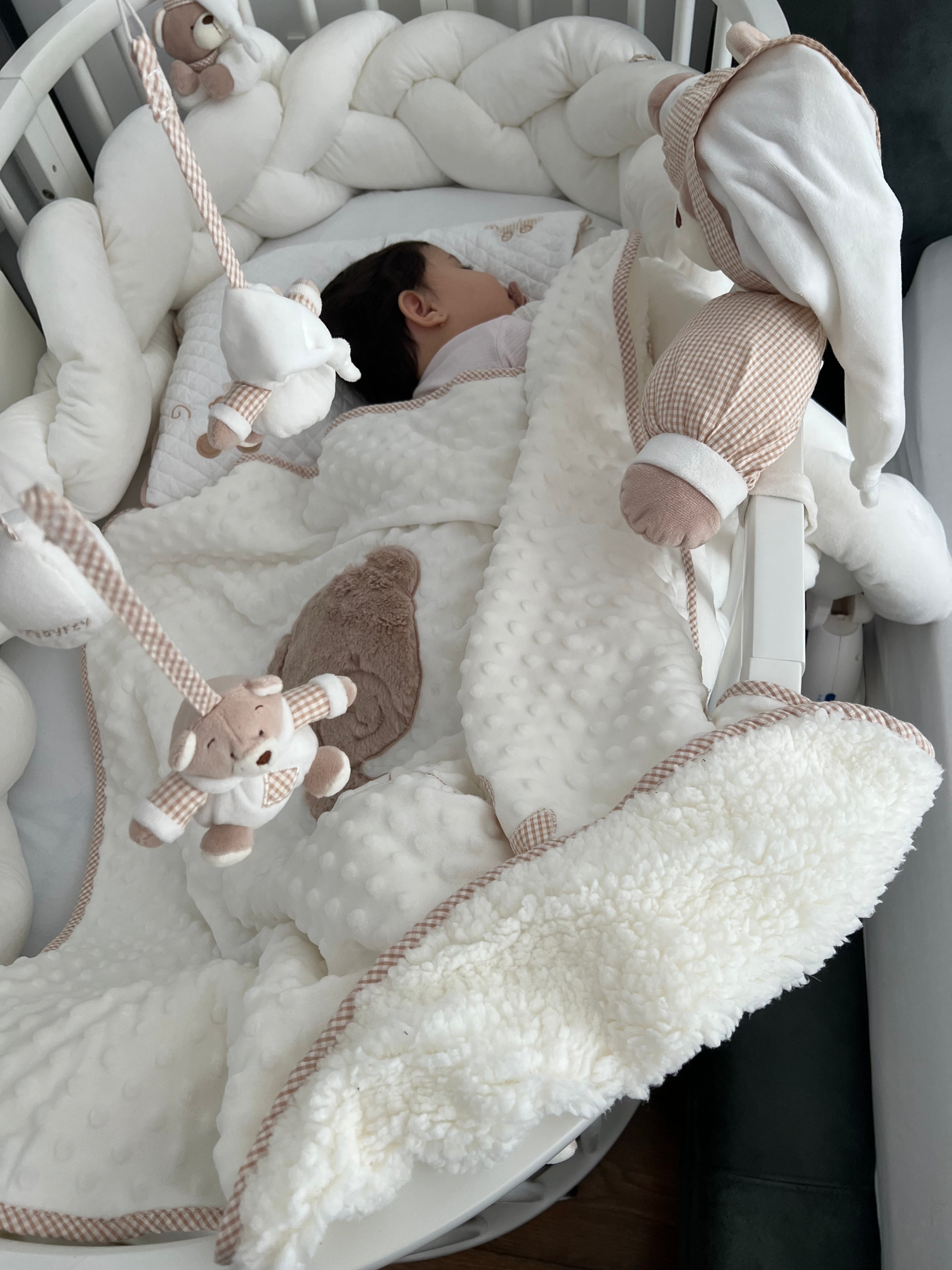 שמיכה פרוותית לתינוק - בז'