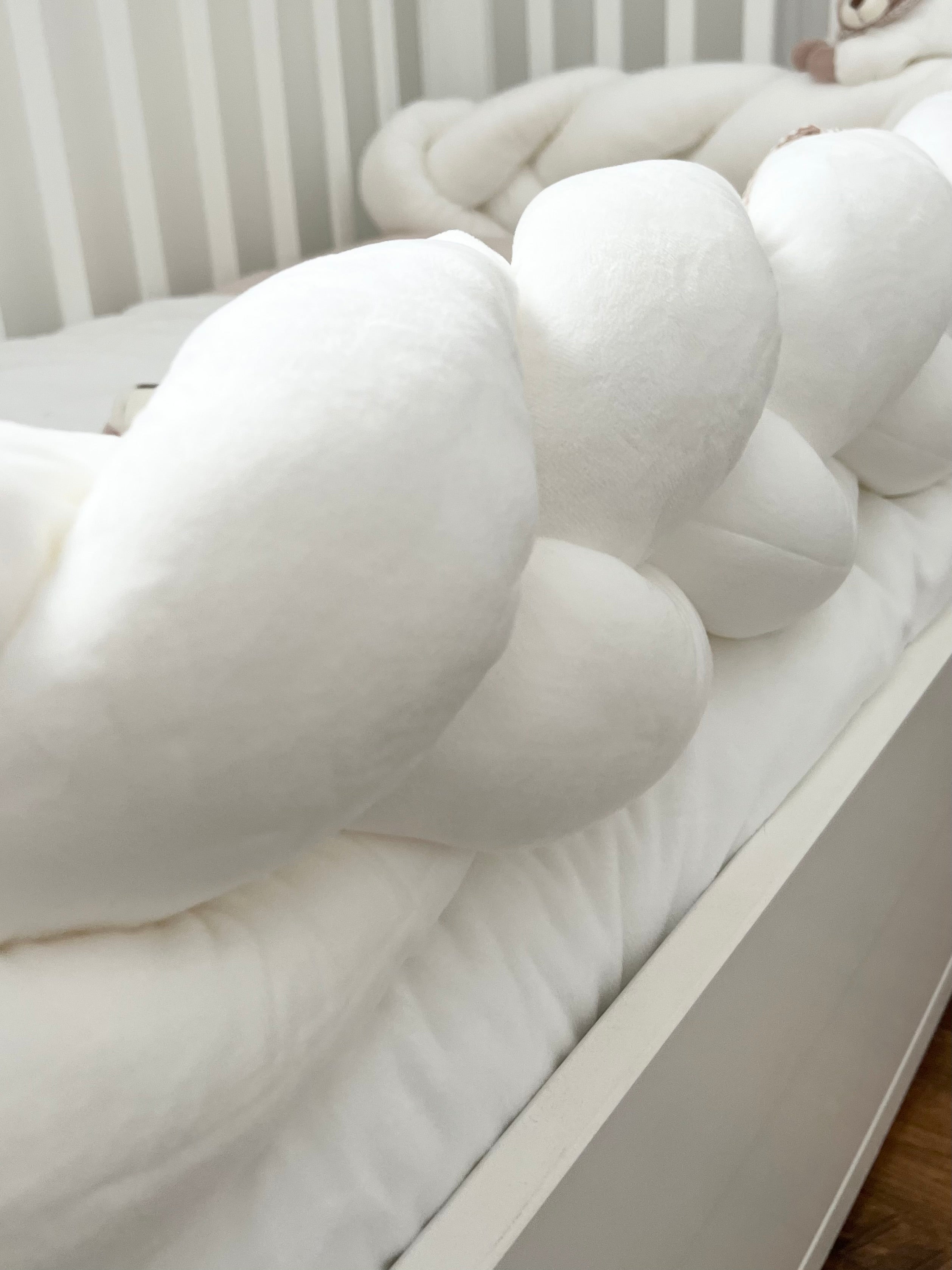 נחשוש למיטת תינוק ומעבר - בז׳