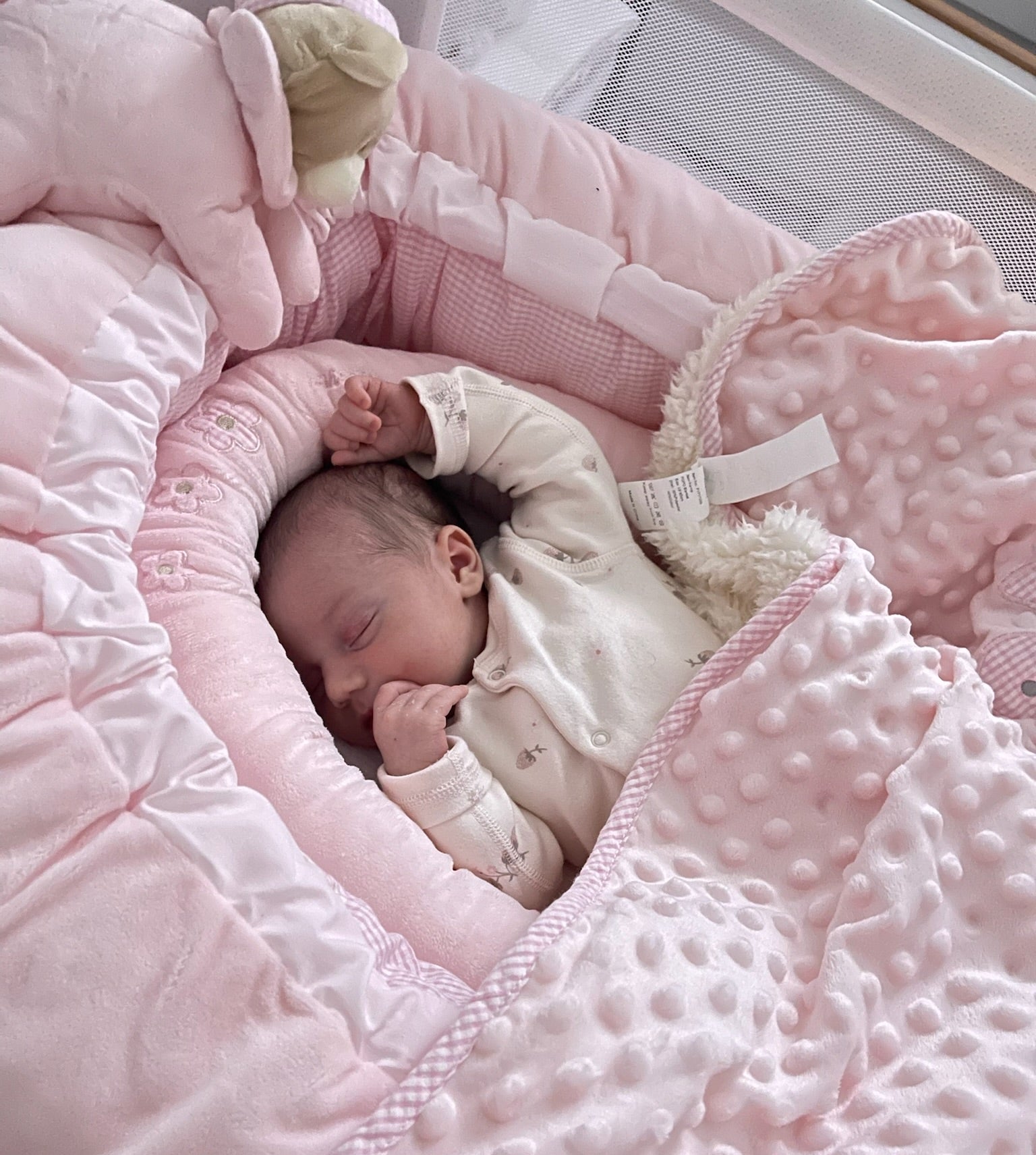 בייבינסט - ורוד