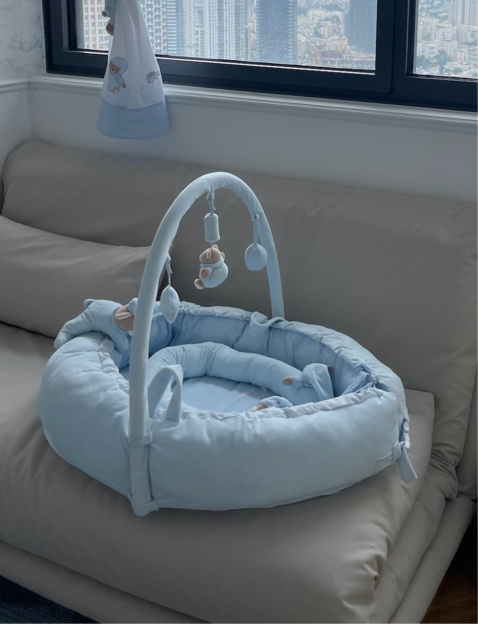 נחשוש מחבק - כחול