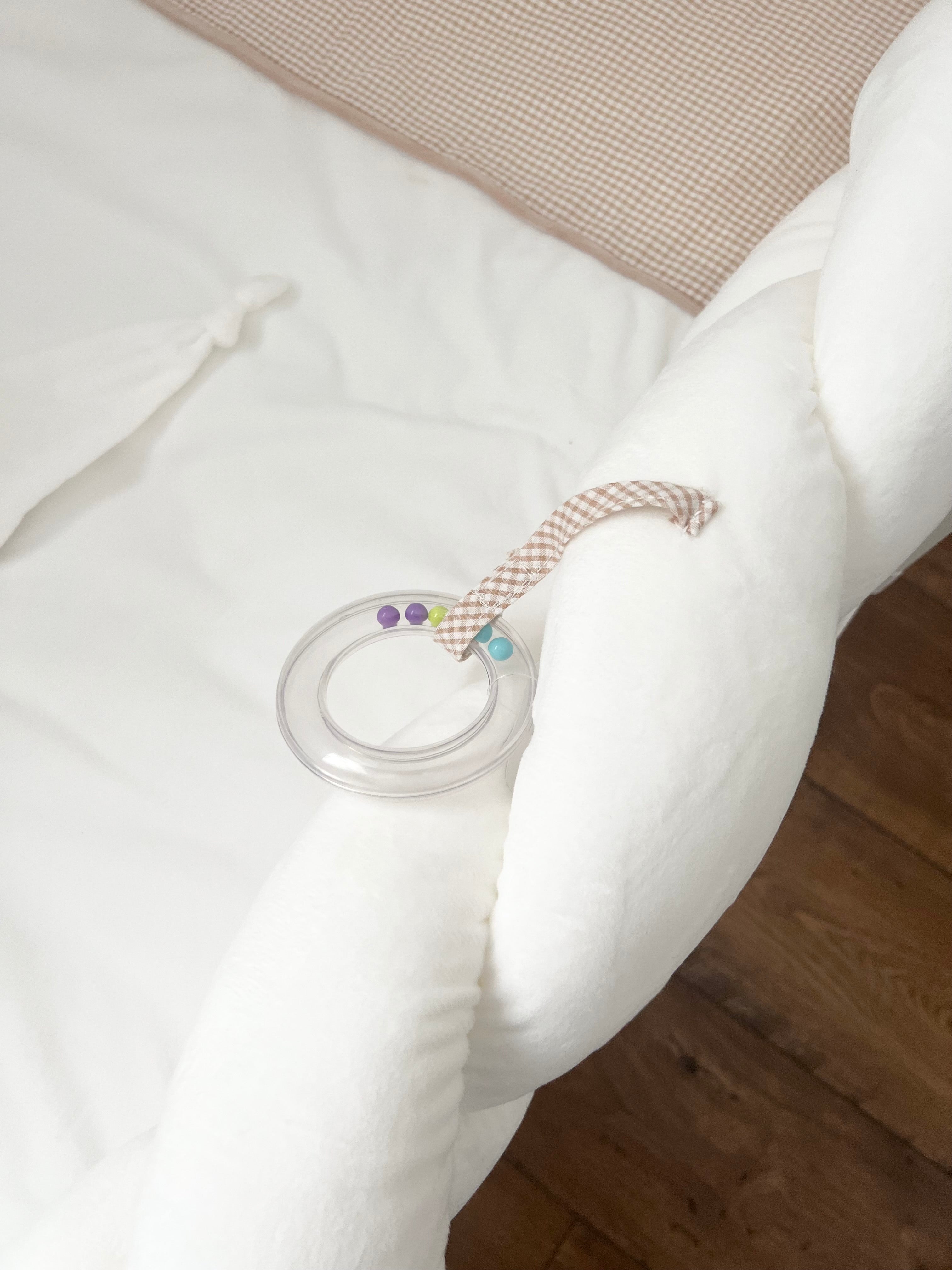 נחשוש למיטת תינוק ומעבר - בז׳