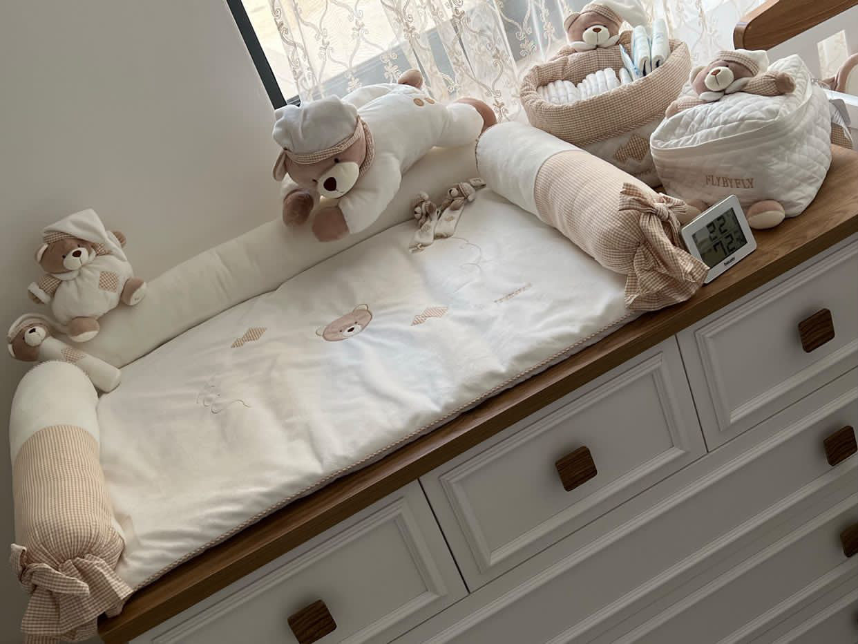 נרתיק גדול לתמרוקים - בז'