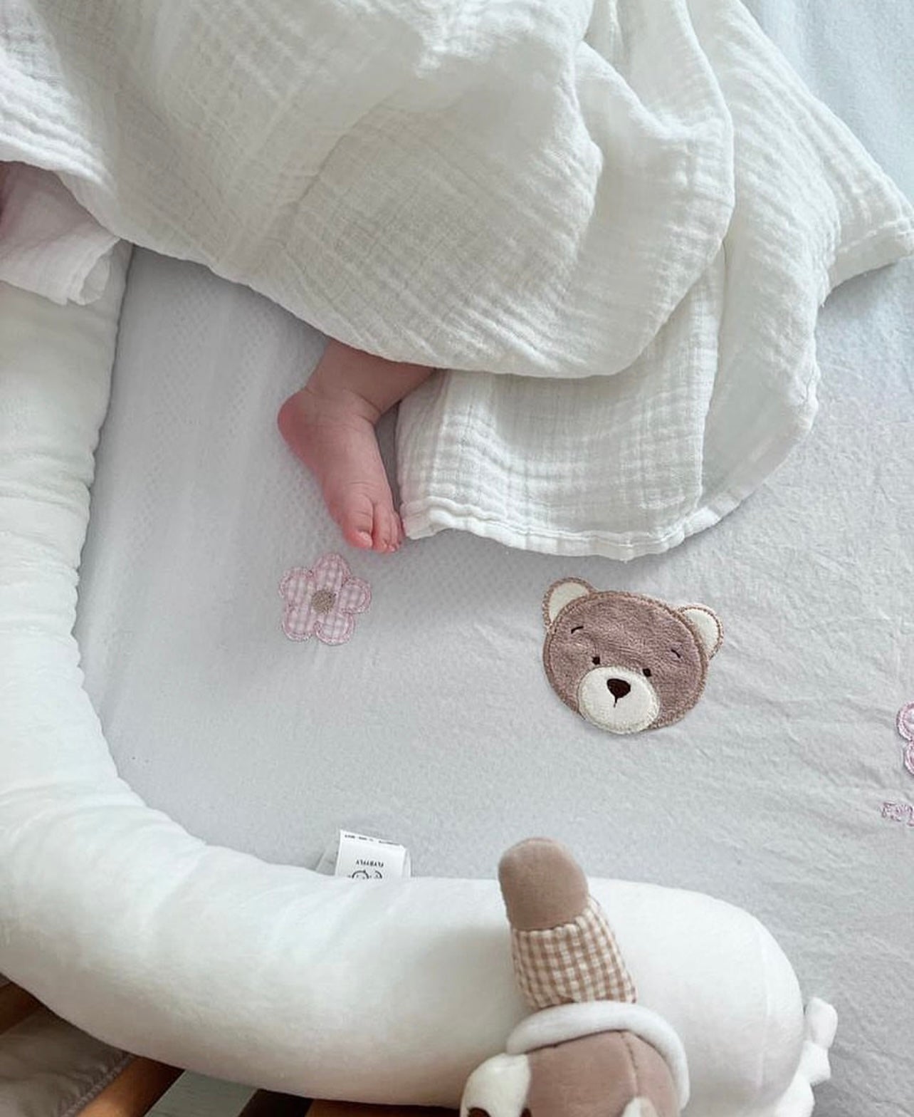 PREMIUM CRIB BEDDING SET - PINK