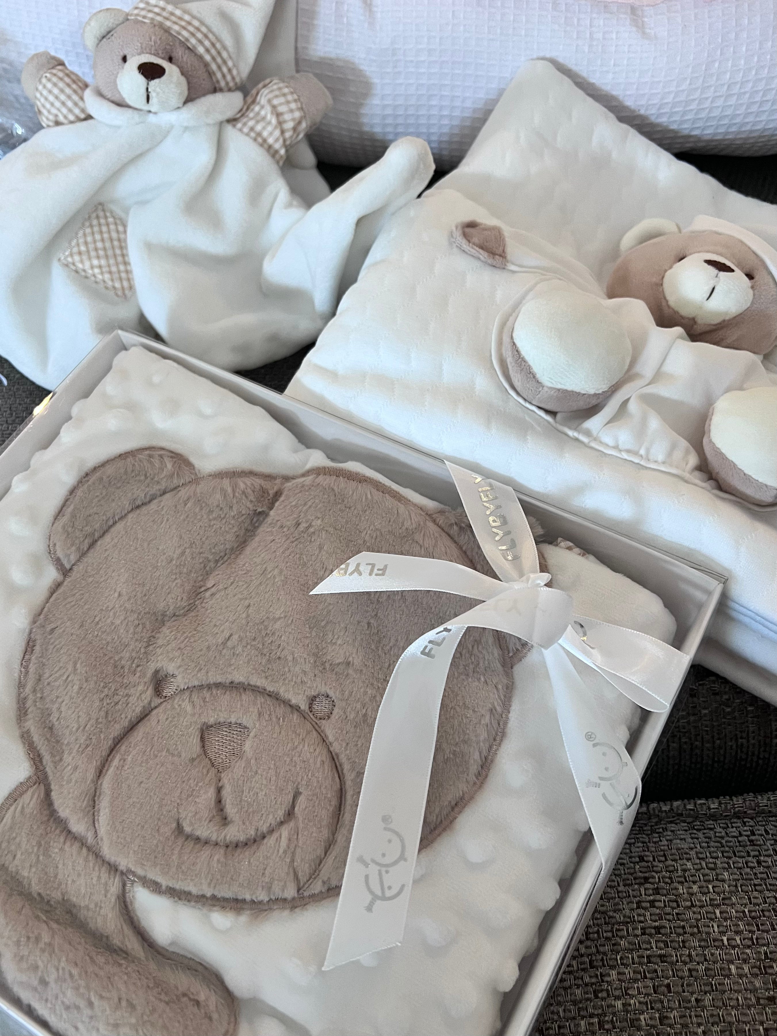 אריזת מתנה וכרטיס ברכה