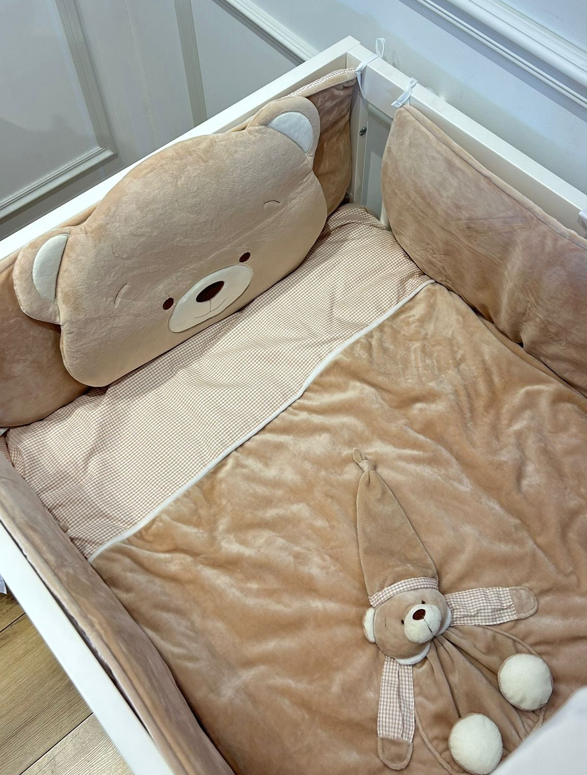 מגן ראש ומיטה מלא - חום