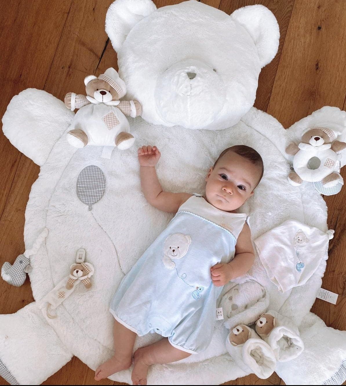 Bear playmat - white