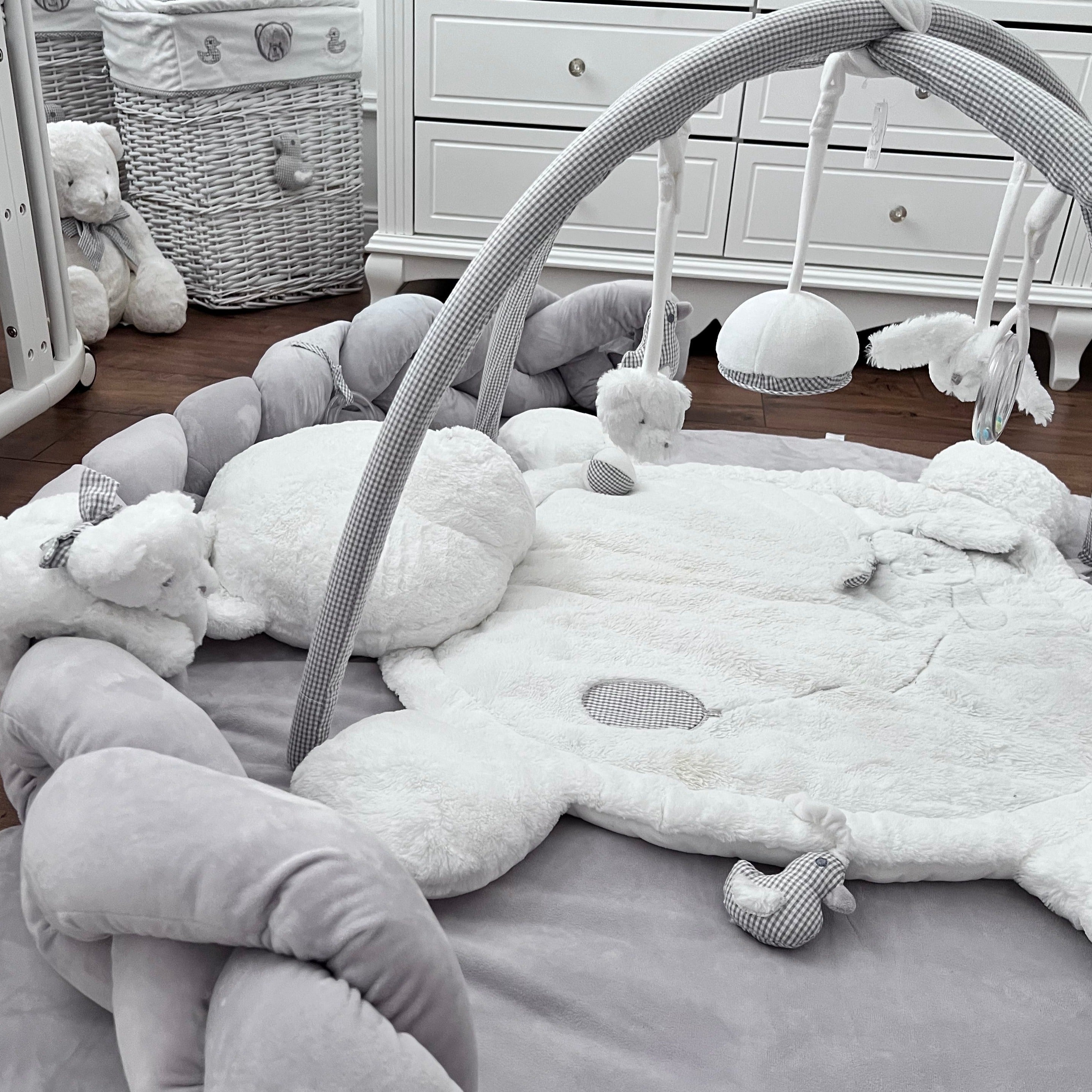 Bear playmat - white
