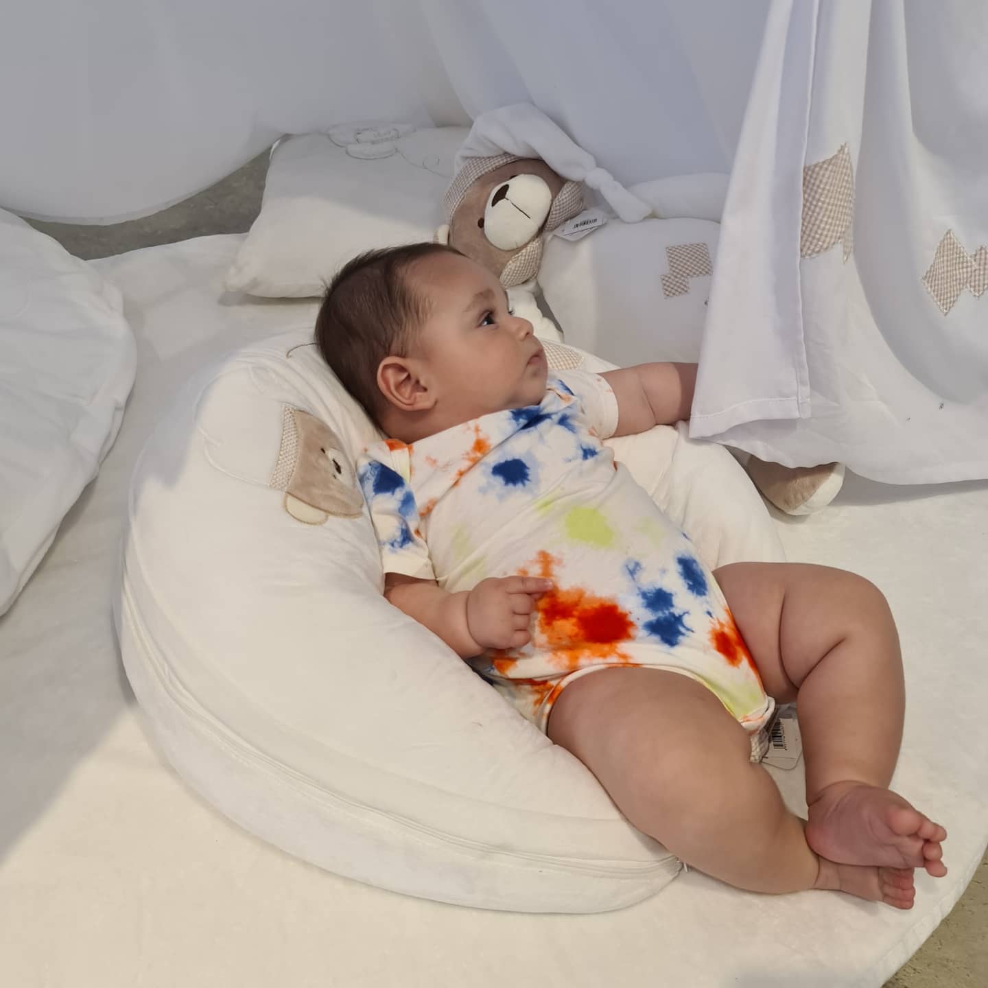 כרית הקסם-הנקה, החתלה וכורסא
- כחול