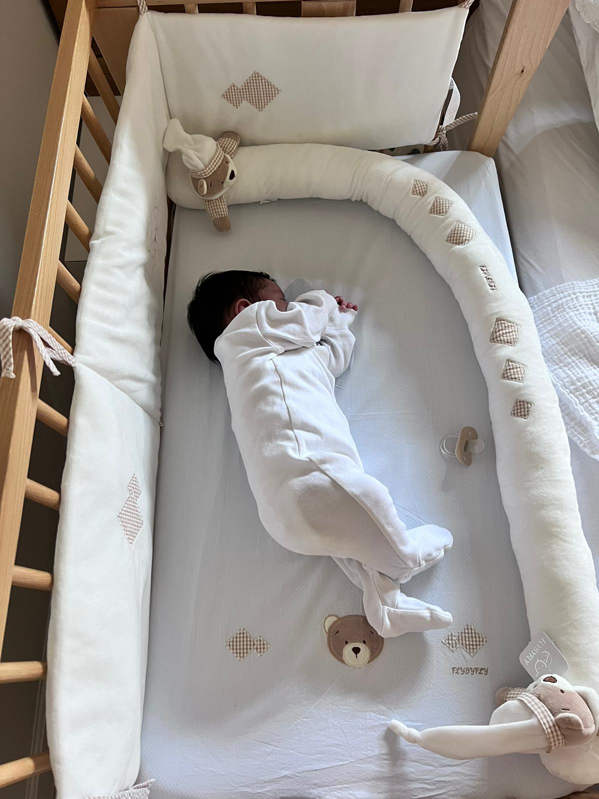 סט מצעים לעריסה פרימיום - בז'