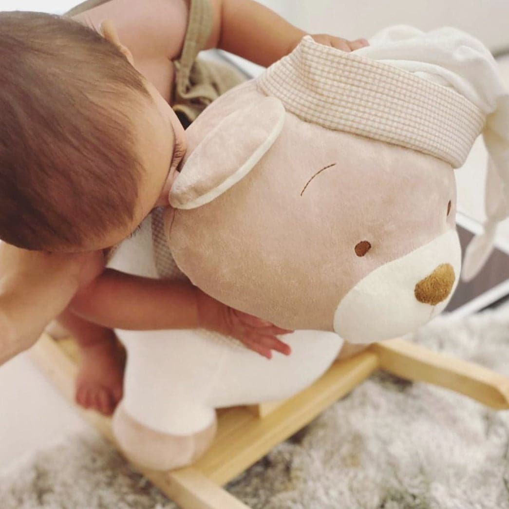 סוס נדנדה - דובי בז'