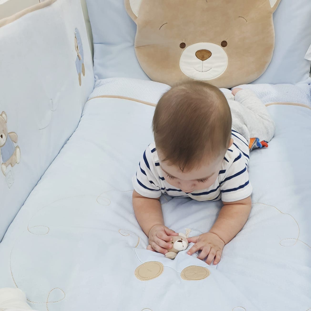 מגן מיטה מלא - כחול