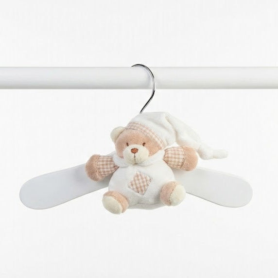 קולב עץ דובי לבגדי תינוק - בז'