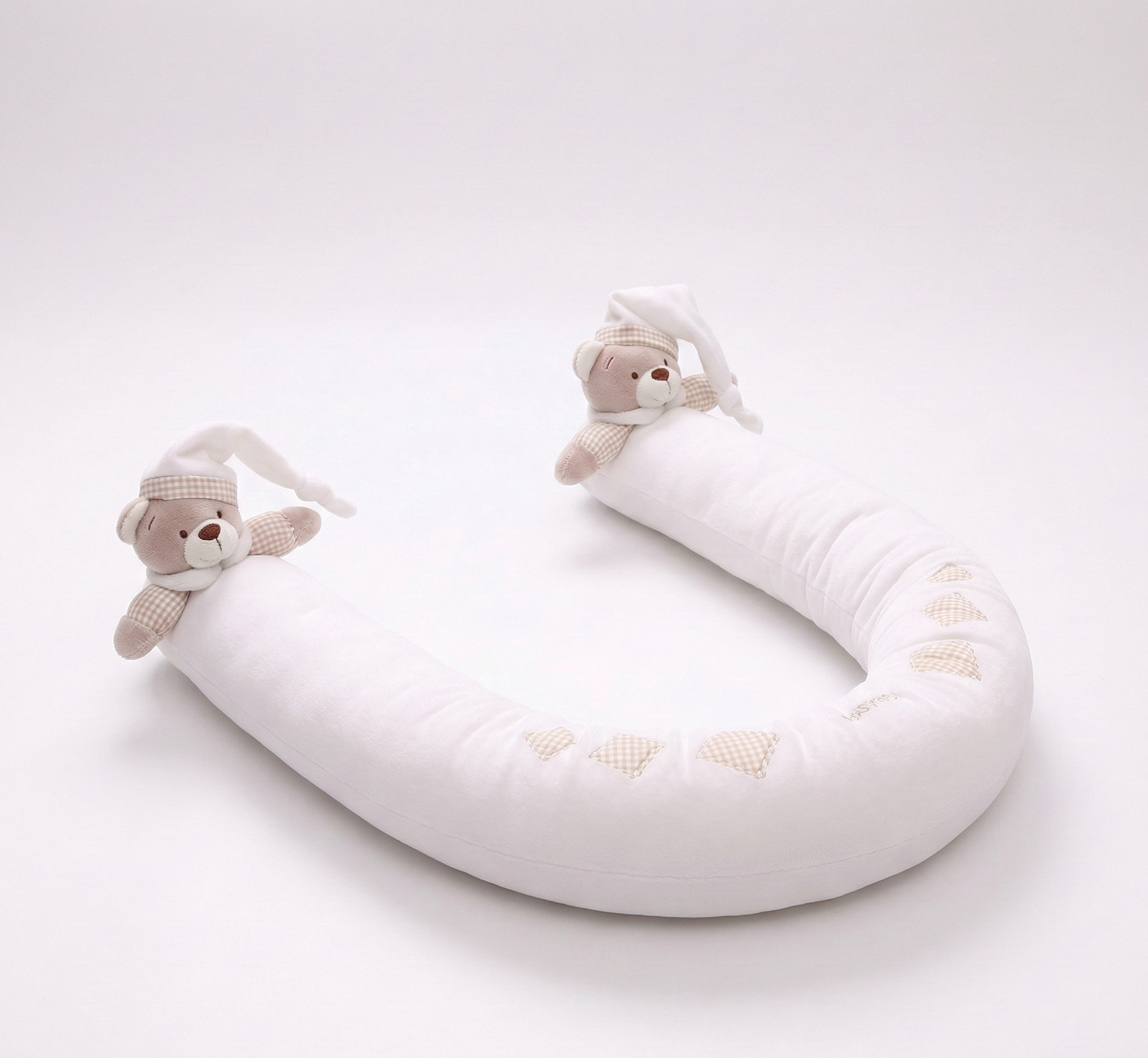 נחשוש מחבק - בז׳