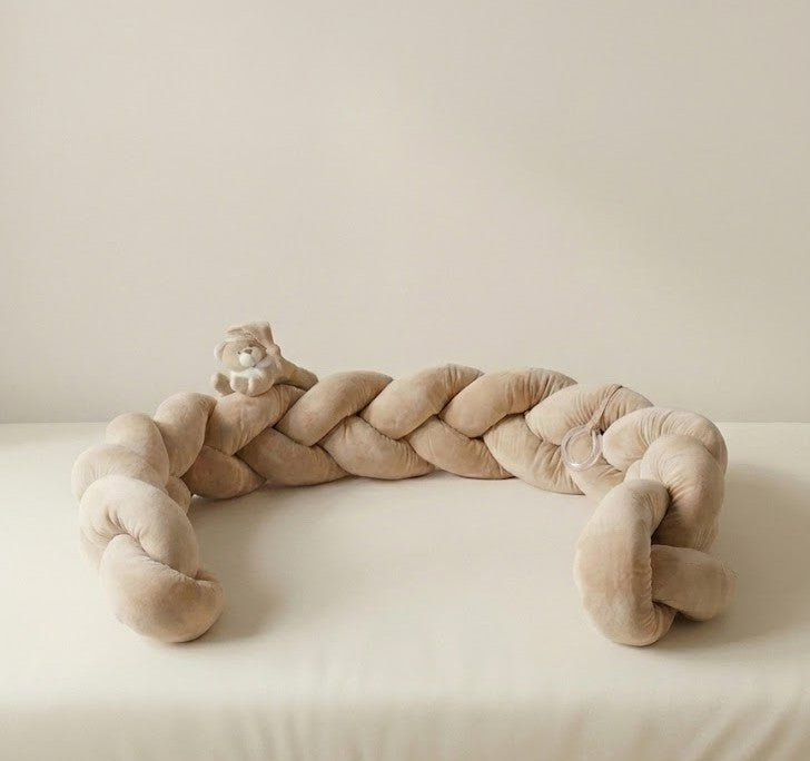 נחשוש למיטת תינוק ומעבר  - חום