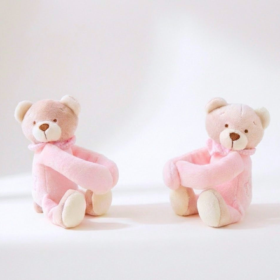 זוג חבקים אוהב - ורוד