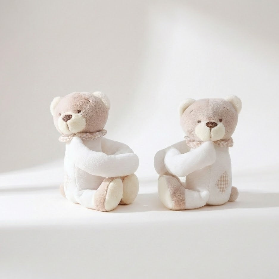 זוג חבקים אוהב - בז'